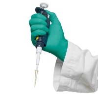 Guantes de protección desechables.